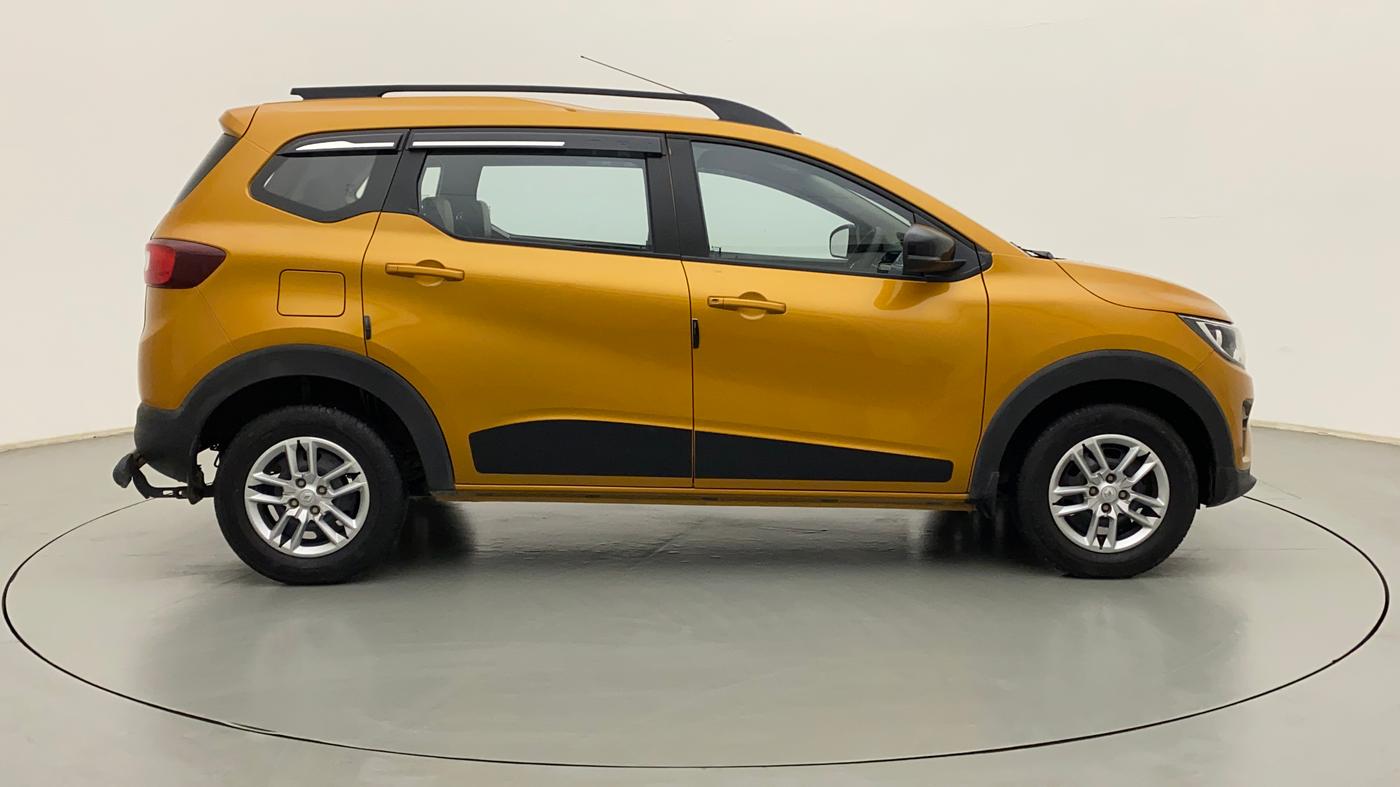 2022 Renault TRIBER RXT, Petrol, Manual, 17,095 km, Right Side View