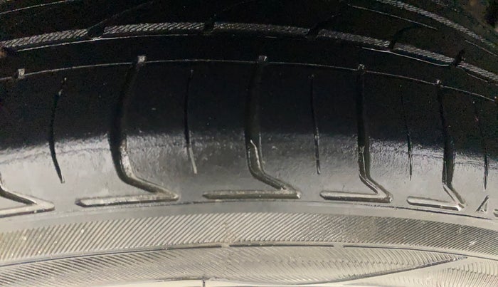 2016 Tata Zest XT 90PS DIESEL, Diesel, Manual, 73,552 km, Right Rear Tyre Tread