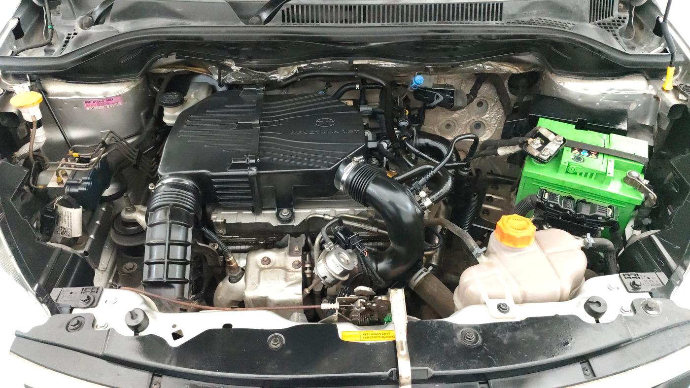 2015 Tata Zest XM PETROL, Petrol, Manual, 99,222 km, Engine View