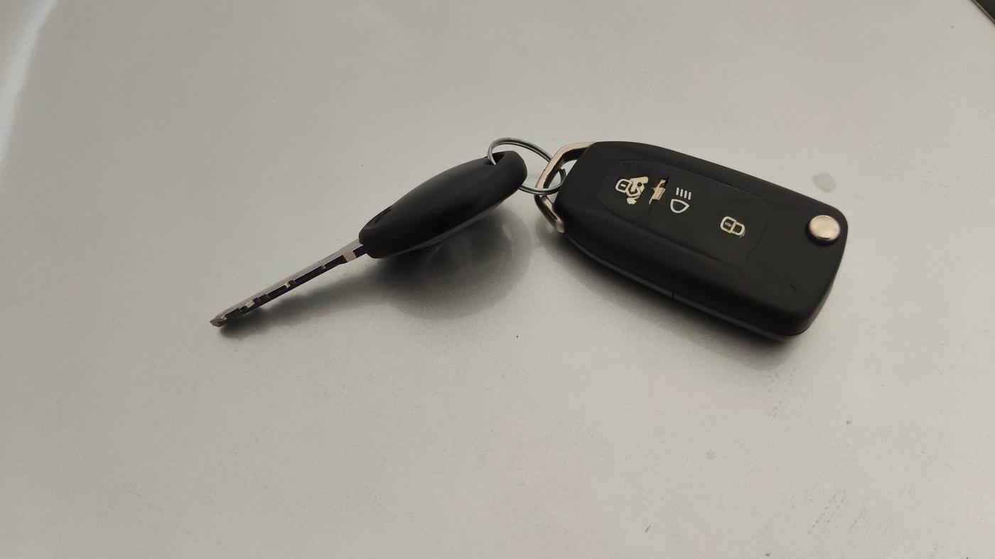 2015 Tata Zest XM PETROL, Petrol, Manual, 99,222 km, Key Close Up