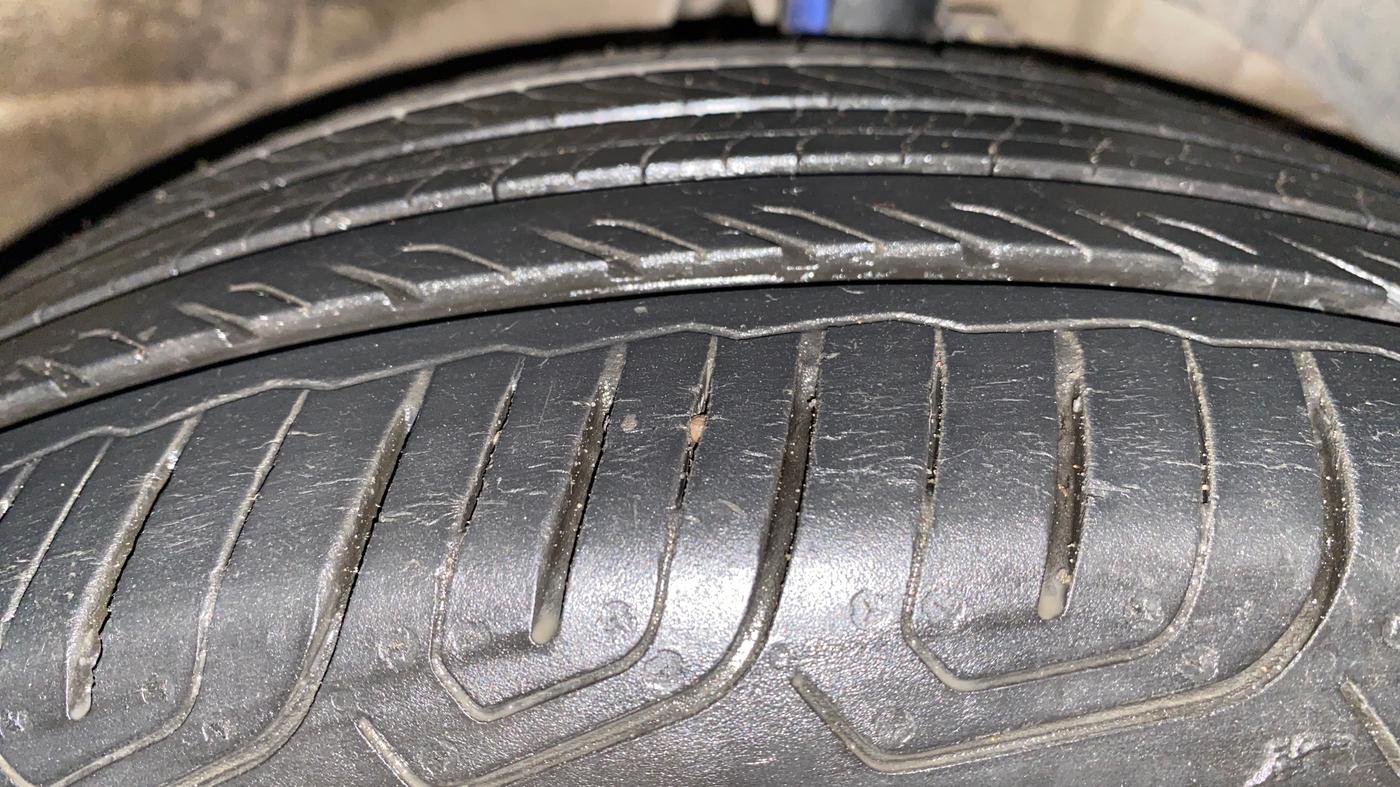 2022 Maruti XL6 ALPHA PLUS AT, Petrol, Automatic, 54,179 km, Right Front Tyre Tread