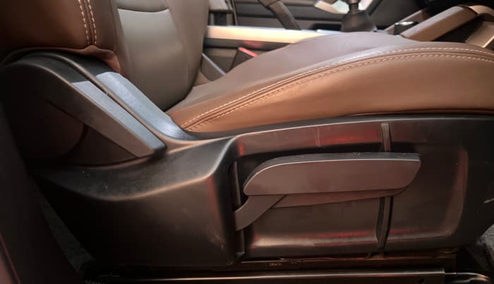 2019 Tata Harrier XZ 2.0L, Diesel, Manual, 53,881 km, Driver Side Adjustment Panel