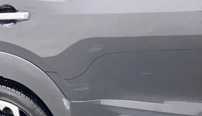2022 Nissan MAGNITE XV RED EDITION, Petrol, Manual, 20,119 km, Right rear door - Minor scratches