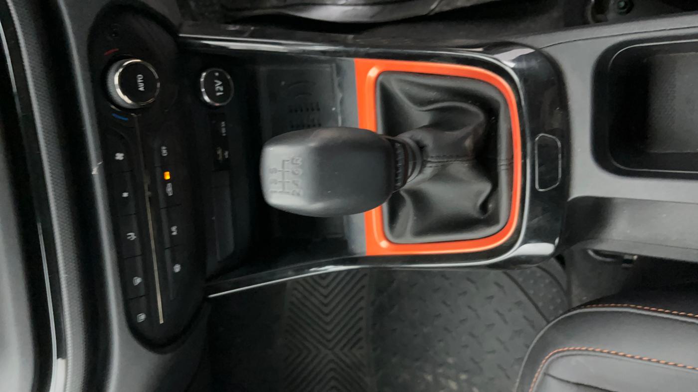 2024 Tata ALTROZ Racer R3, Petrol, Manual, 1,971 km, Gear Lever