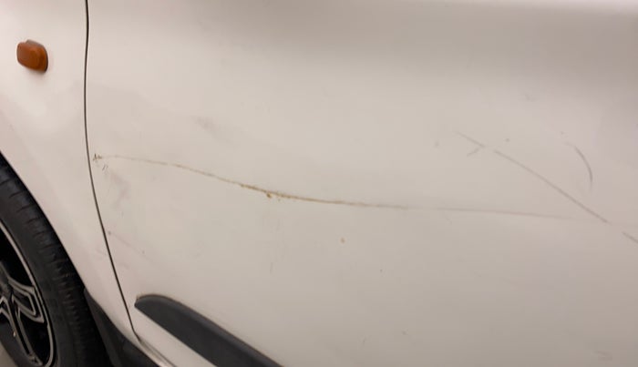 2017 Maruti Alto K10 LXI, Petrol, Manual, 32,278 km, Front passenger door - Slight discoloration