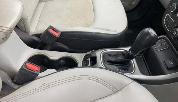 2020 Jeep Compass LONGITUDE PLUS 1.4 PETROL AT, Petrol, Automatic, 1,18,086 km, Gear Lever