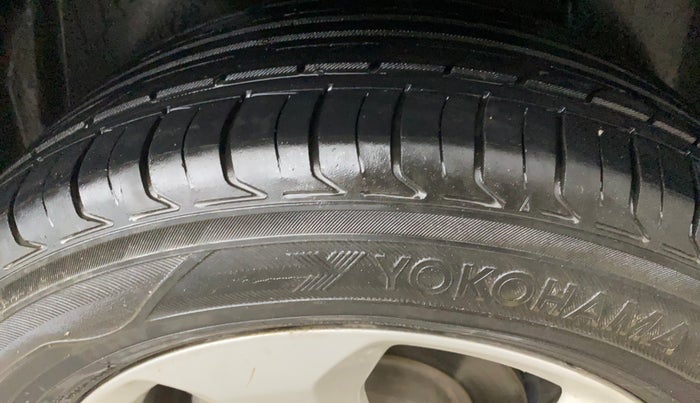 2020 Jeep Compass LONGITUDE PLUS 1.4 PETROL AT, Petrol, Automatic, 1,18,086 km, Left Rear Tyre Tread