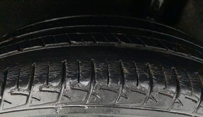 2016 Maruti Baleno DELTA CVT PETROL 1.2, Petrol, Automatic, 50,090 km, Left Rear Tyre Tread