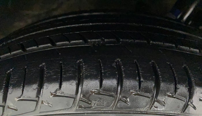 2016 Maruti Baleno DELTA CVT PETROL 1.2, Petrol, Automatic, 50,090 km, Right Front Tyre Tread