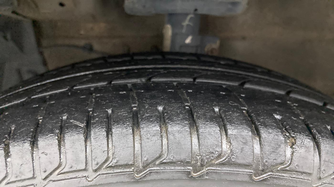 2016 Maruti Swift Dzire ZDI AMT, Diesel, Automatic, 85,948 km, Left Front Tyre Tread