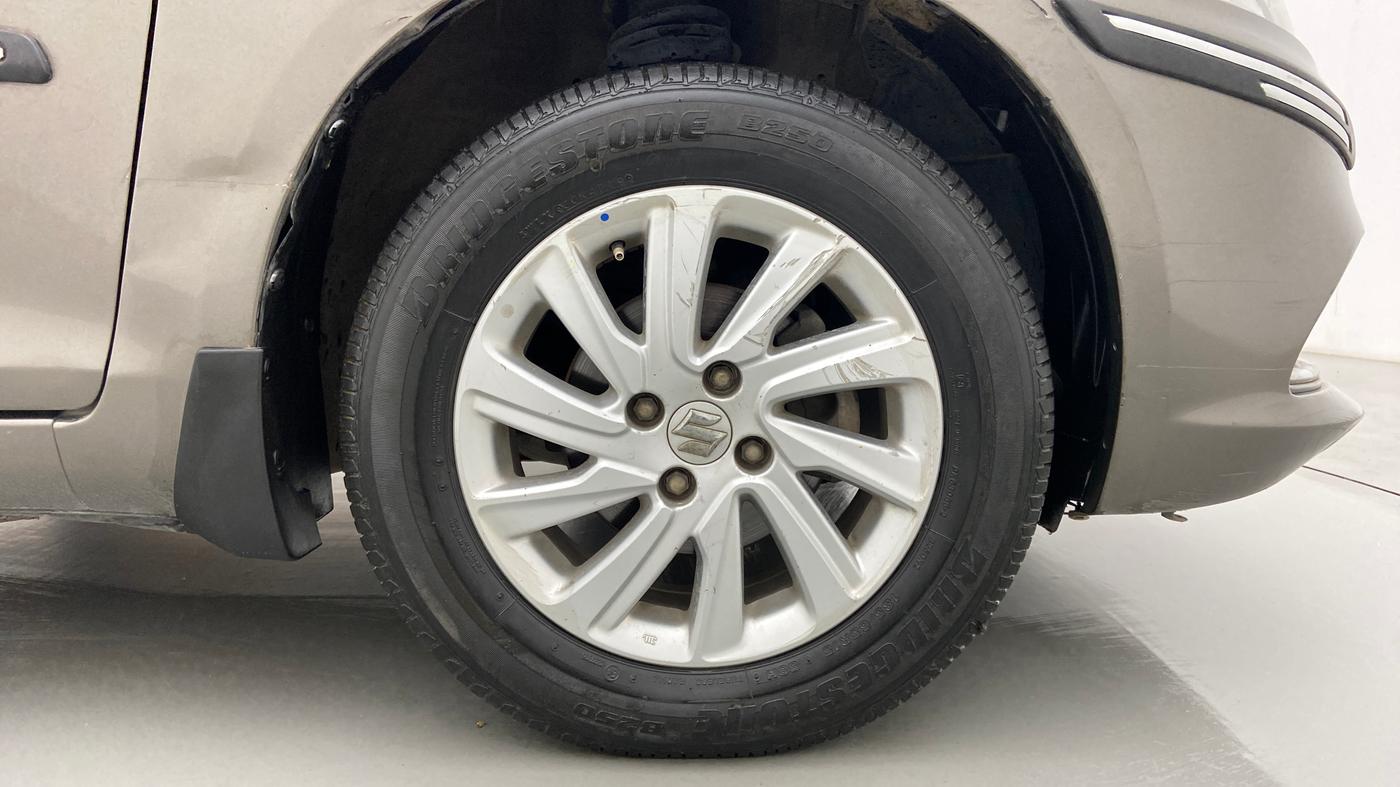 2016 Maruti Swift Dzire ZDI AMT, Diesel, Automatic, 85,948 km, Right Front Wheel