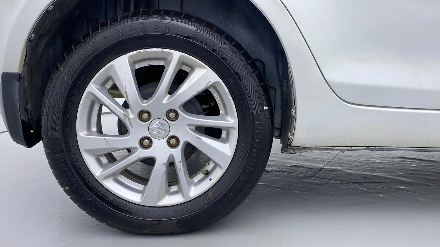 2014 Maruti Swift ZXI D, Petrol, Manual, 80,458 km, Right Rear Wheel