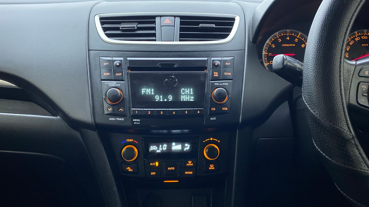 2014 Maruti Swift ZXI D, Petrol, Manual, 80,458 km, Air Conditioner