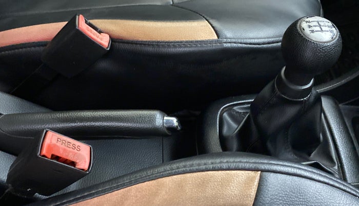 2014 Maruti Swift ZXI D, Petrol, Manual, 80,458 km, Gear Lever