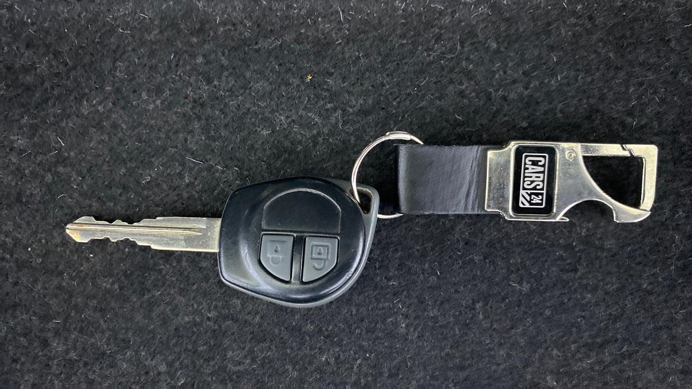 2014 Maruti Swift ZXI D, Petrol, Manual, 80,458 km, Key Close Up