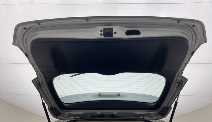 2018 Toyota Innova Crysta 2.4 GX 7 STR, Diesel, Manual, 80,542 km, Boot Door Open