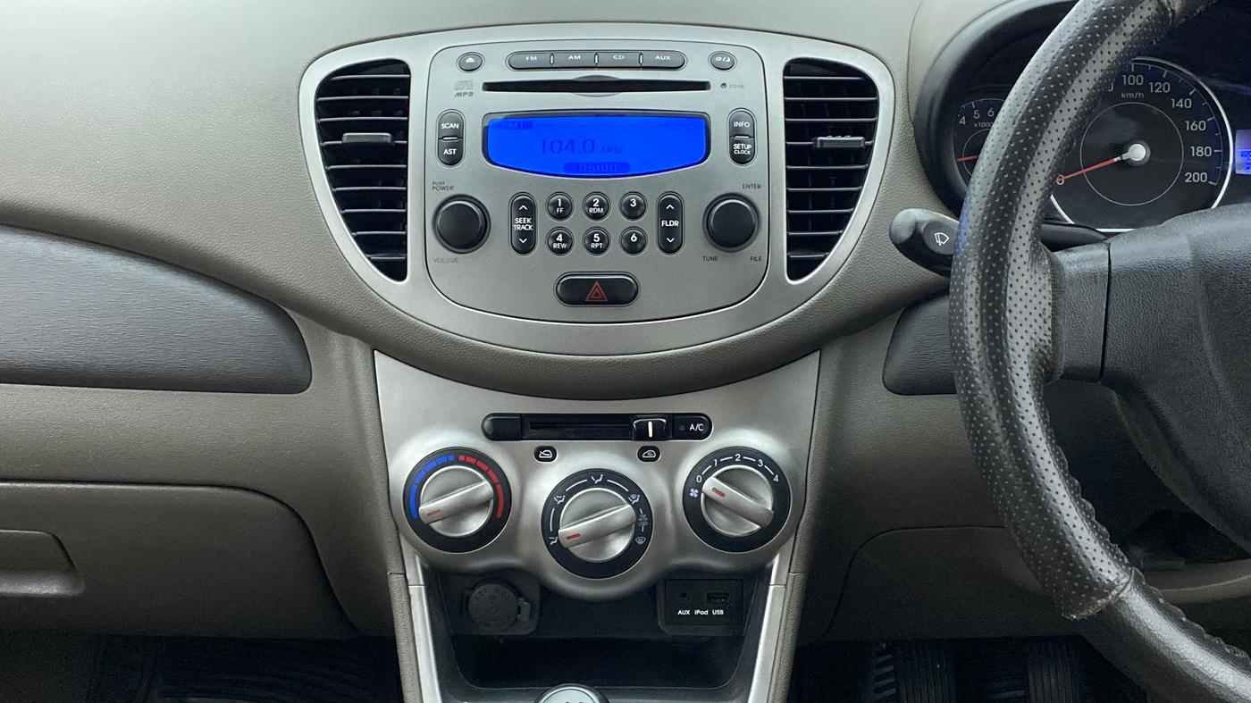 2015 Hyundai i10 SPORTZ 1.1, Petrol, Manual, 50,073 km, Air Conditioner