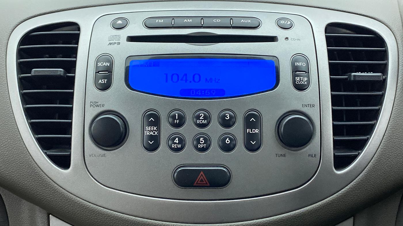 2015 Hyundai i10 SPORTZ 1.1, Petrol, Manual, 50,073 km, Infotainment System