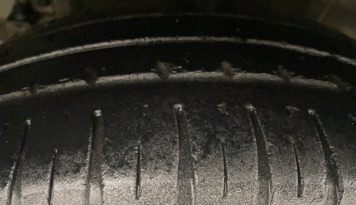 2019 Hyundai Grand i10 SPORTZ 1.2 KAPPA VTVT, Petrol, Manual, 25,161 km, Right Rear Tyre Tread