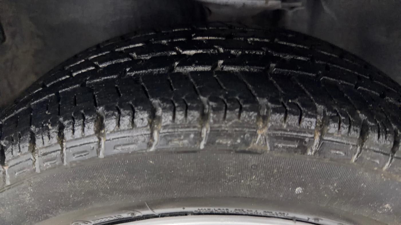 2015 Maruti Alto K10 VXI AMT, Petrol, Automatic, 21,676 km, Left Front Tyre Tread