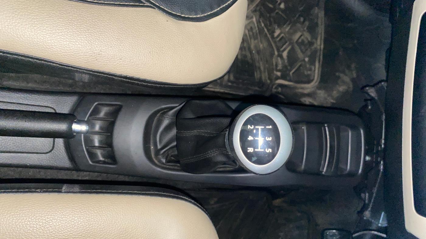 2018 Maruti Wagon R 1.0 VXI, Petrol, Manual, 8,484 km, Gear Lever