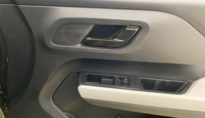 2024 Tata PUNCH PURE MT CNG, CNG, Manual, 21,930 km, Driver Side Door Panels Control