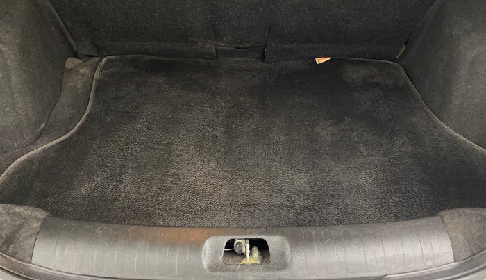 2014 Maruti Swift Dzire VXI, Petrol, Manual, 33,216 km, Boot Inside