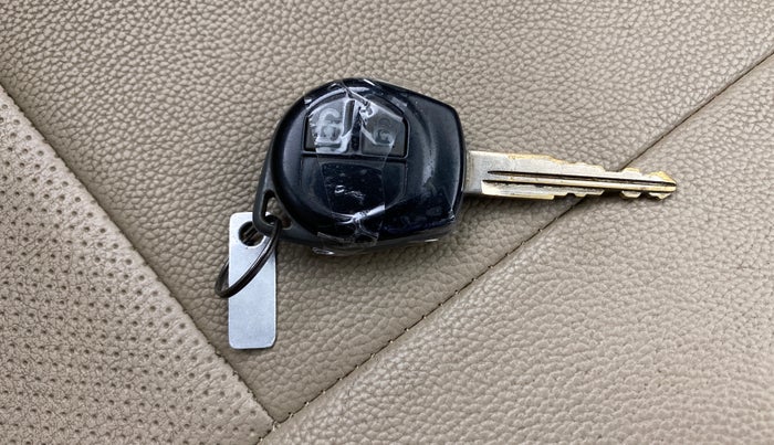 2014 Maruti Swift Dzire VXI, Petrol, Manual, 33,216 km, Key Close Up