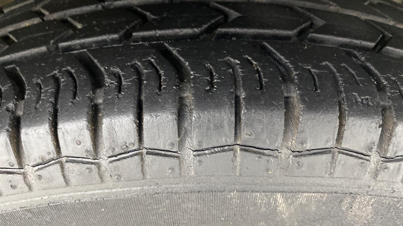 2014 Maruti Swift Dzire VXI, Petrol, Manual, 33,216 km, Right Front Tyre Tread