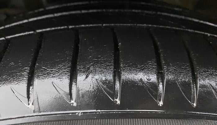 2019 Honda WR-V 1.2 i-VTEC VX MT, CNG, Manual, 28,582 km, Left Front Tyre Tread