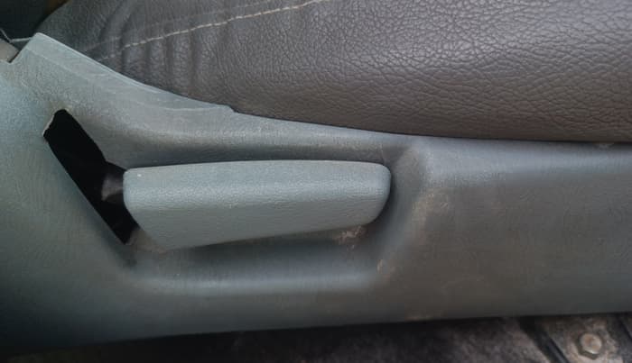 2013 Maruti Alto K10 VXI, Petrol, Manual, 61,698 km, Driver Side Adjustment Panel