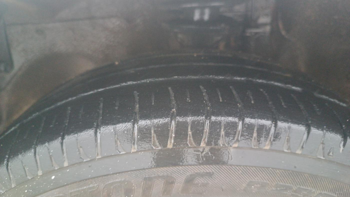 2013 Maruti Alto K10 VXI, Petrol, Manual, 61,698 km, Left Front Tyre Tread