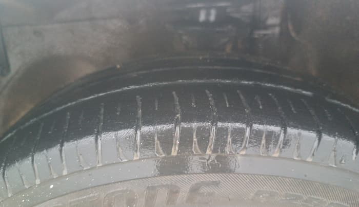 2013 Maruti Alto K10 VXI, Petrol, Manual, 61,698 km, Left Front Tyre Tread