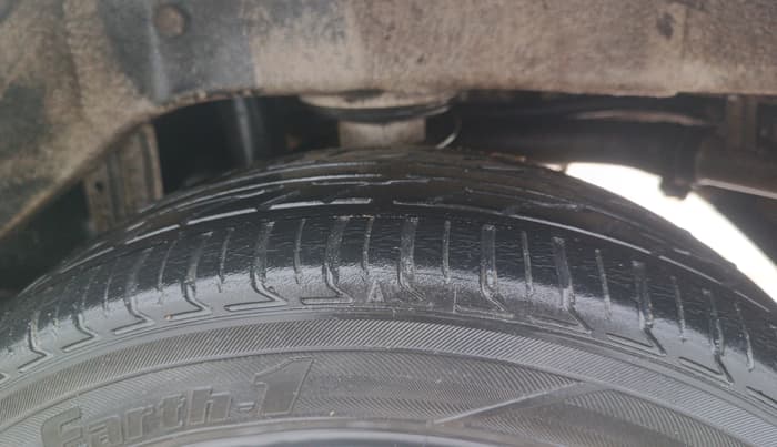 2013 Maruti Alto K10 VXI, Petrol, Manual, 61,698 km, Left Rear Tyre Tread