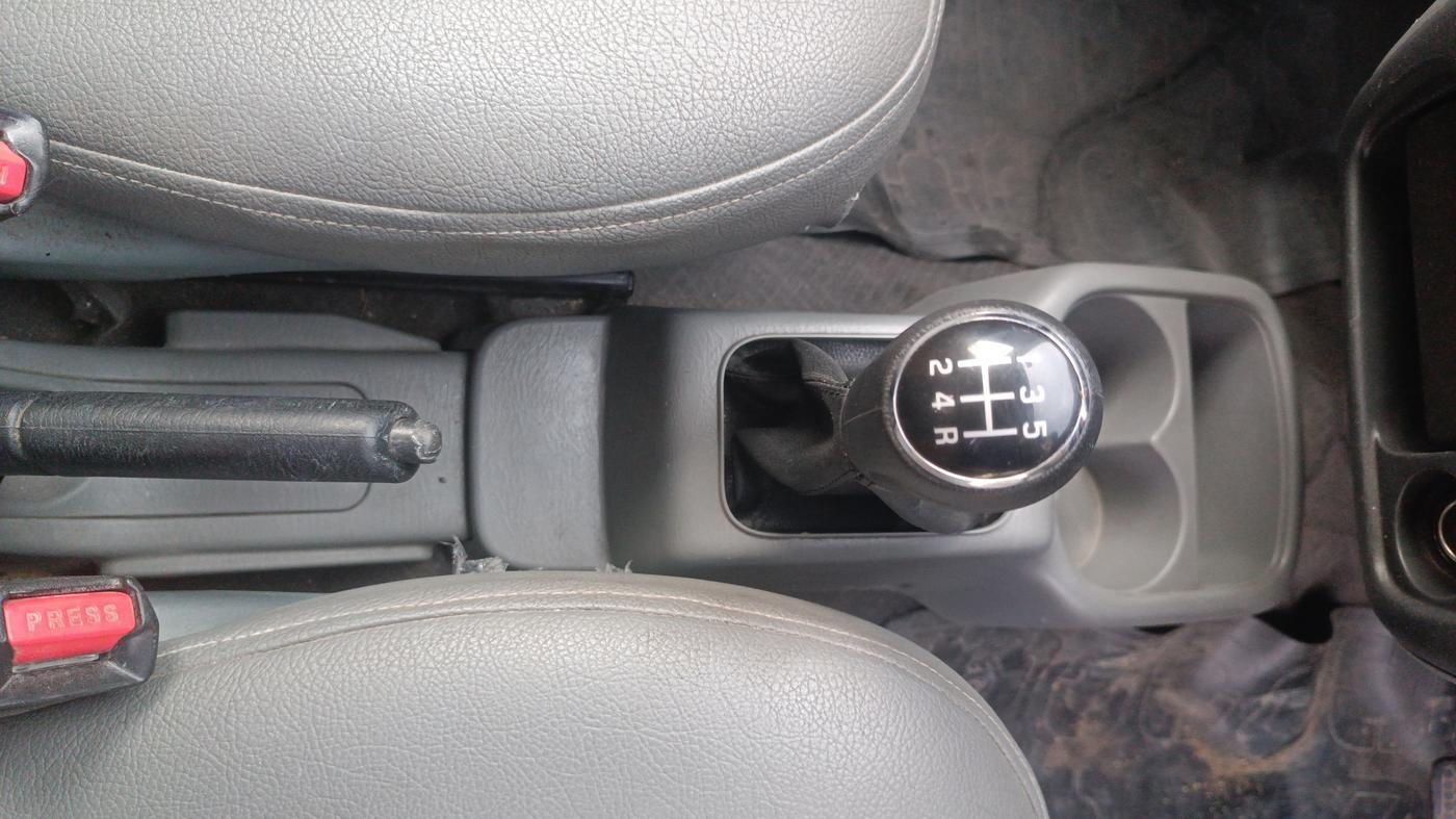 2013 Maruti Alto K10 VXI, Petrol, Manual, 61,698 km, Gear Lever