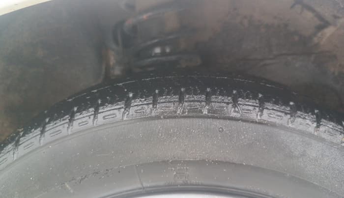 2013 Maruti Alto K10 VXI, Petrol, Manual, 61,698 km, Right Front Tyre Tread