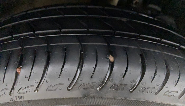 2020 Maruti Baleno DELTA PETROL 1.2, Petrol, Manual, 6,081 km, Right Front Tyre Tread