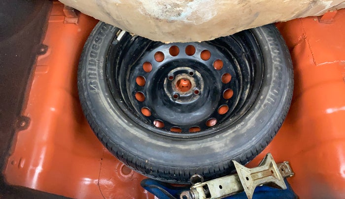 2015 Hyundai Verna FLUIDIC 4S 1.6 VTVT S(O), CNG, Manual, 1,04,380 km, Spare Tyre