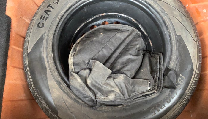 2023 Tata PUNCH CREATIVE  1.2 RTN DUAL TONE, Petrol, Manual, 40,258 km, Spare Tyre