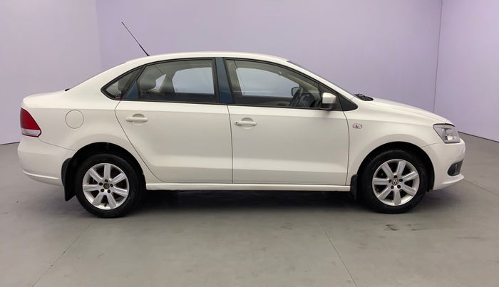 2011 Volkswagen Vento HIGHLINE 1.6 MPI, Petrol, Manual, 58,404 km, Right Side View