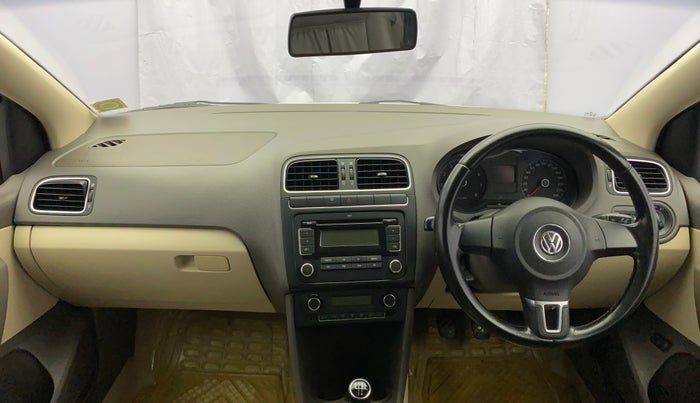 2011 Volkswagen Vento HIGHLINE 1.6 MPI, Petrol, Manual, 58,404 km, Dashboard