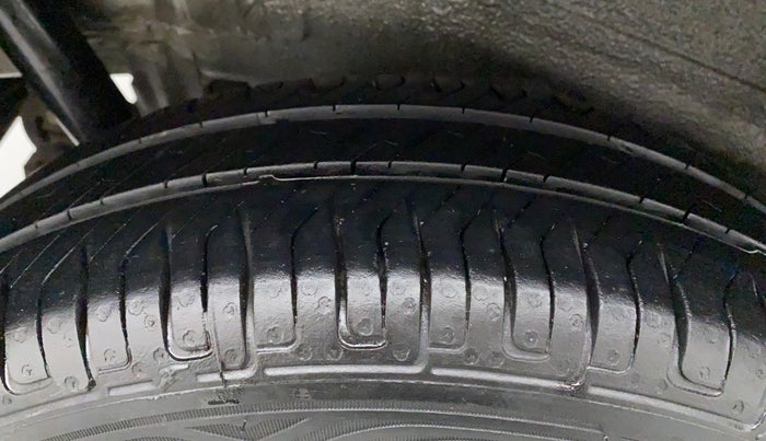 2015 Maruti Wagon R 1.0 VXI, Petrol, Manual, 64,709 km, Right Rear Tyre Tread