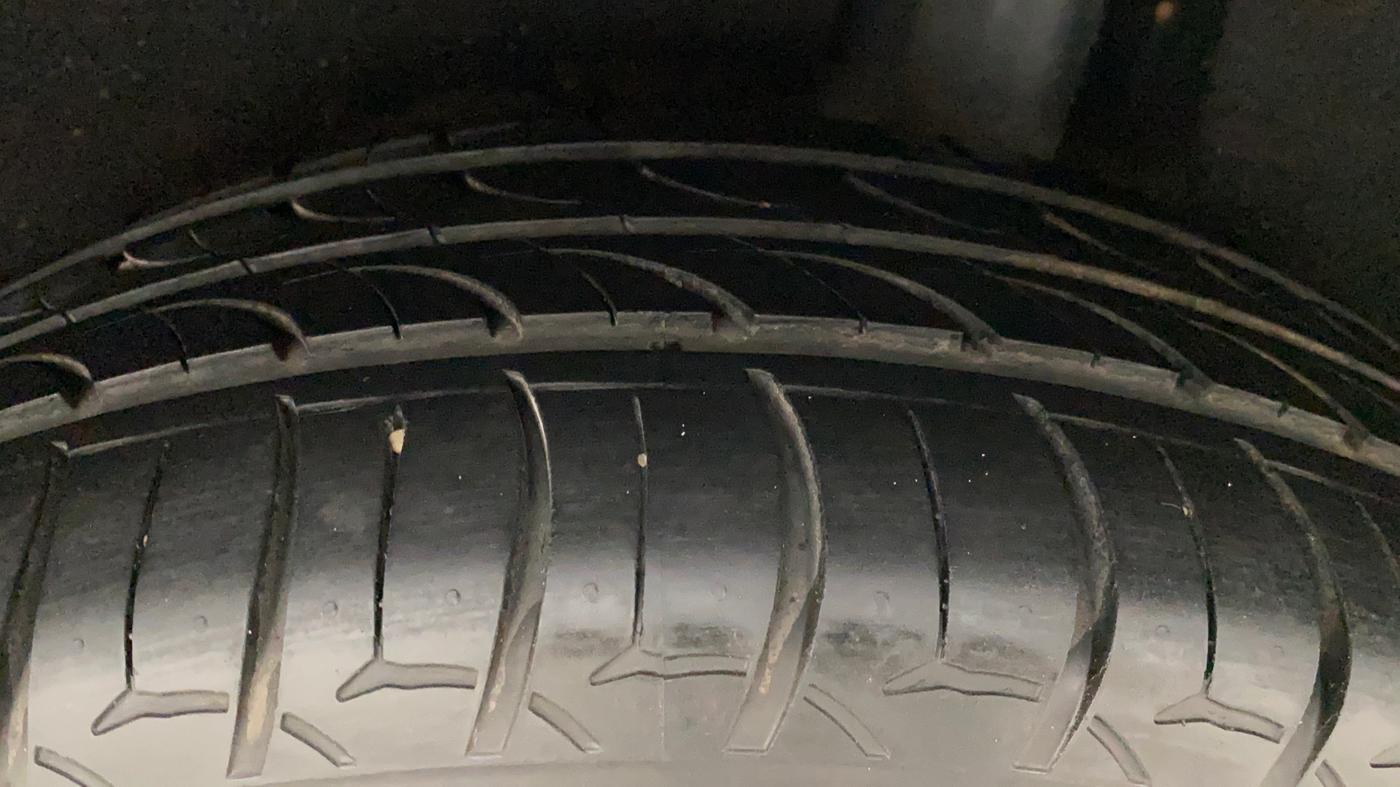 2016 Maruti Baleno ZETA PETROL 1.2, Petrol, Manual, 93,102 km, Left Rear Tyre Tread