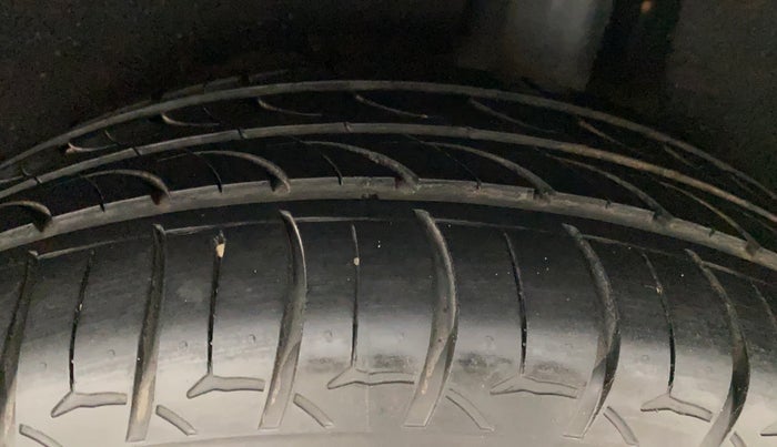2016 Maruti Baleno ZETA PETROL 1.2, Petrol, Manual, 93,102 km, Left Rear Tyre Tread