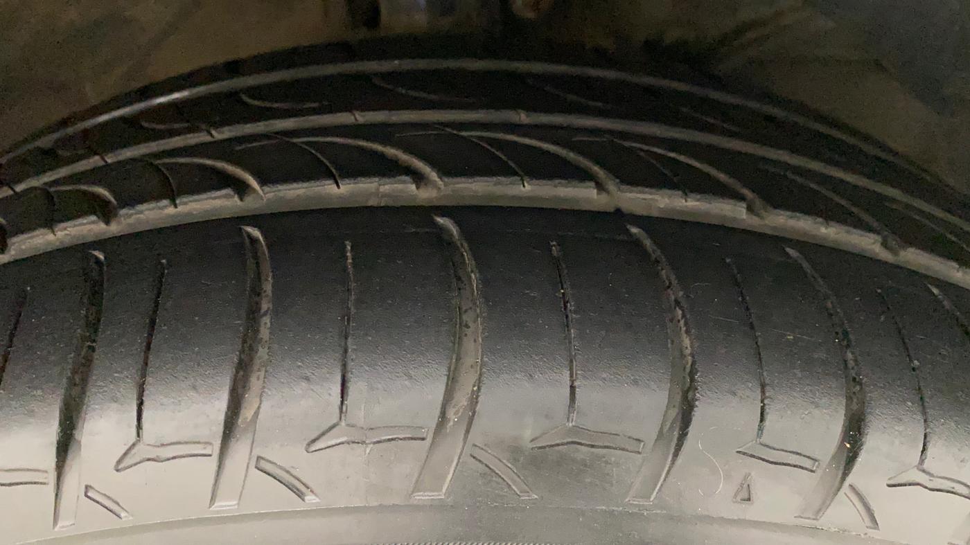 2016 Maruti Baleno ZETA PETROL 1.2, Petrol, Manual, 93,102 km, Right Front Tyre Tread
