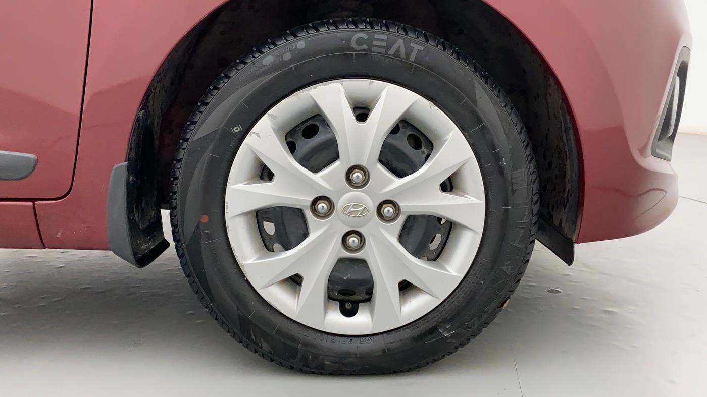 2015 Hyundai Grand i10 SPORTZ 1.2 KAPPA VTVT, Petrol, Manual, 22,010 km, Right Front Wheel