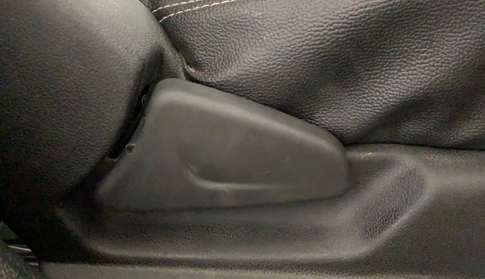 2019 Renault Kwid RXL, Petrol, Manual, 17,247 km, Driver Side Adjustment Panel