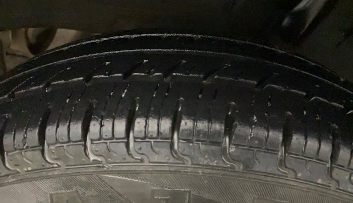 2019 Renault Kwid RXL, Petrol, Manual, 17,247 km, Left Rear Tyre Tread