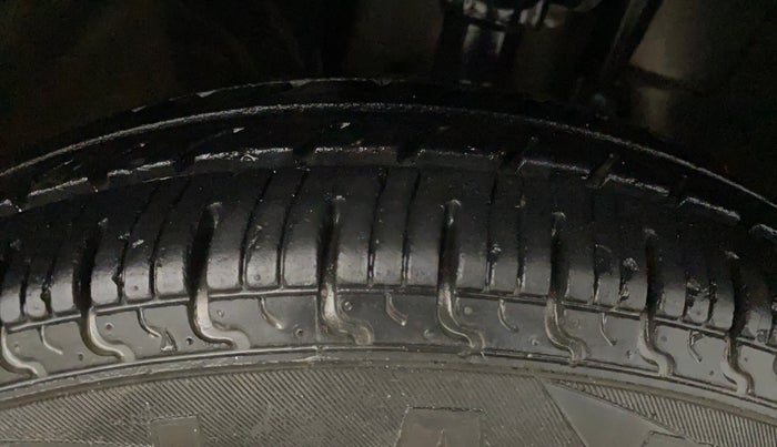 2019 Renault Kwid RXL, Petrol, Manual, 17,247 km, Right Front Tyre Tread