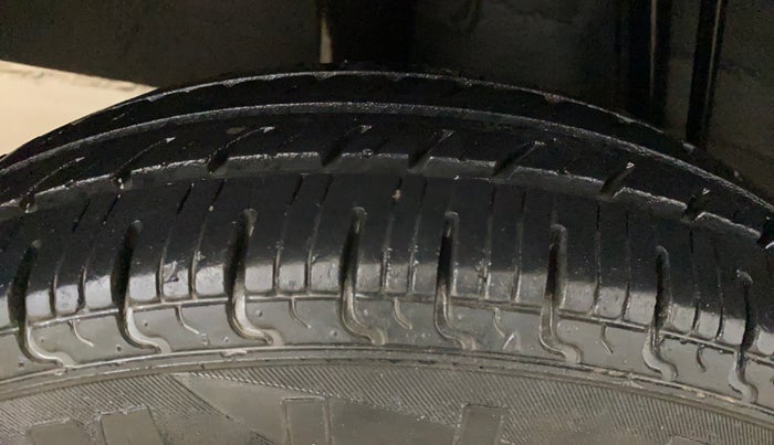 2019 Renault Kwid RXL, Petrol, Manual, 17,247 km, Right Rear Tyre Tread